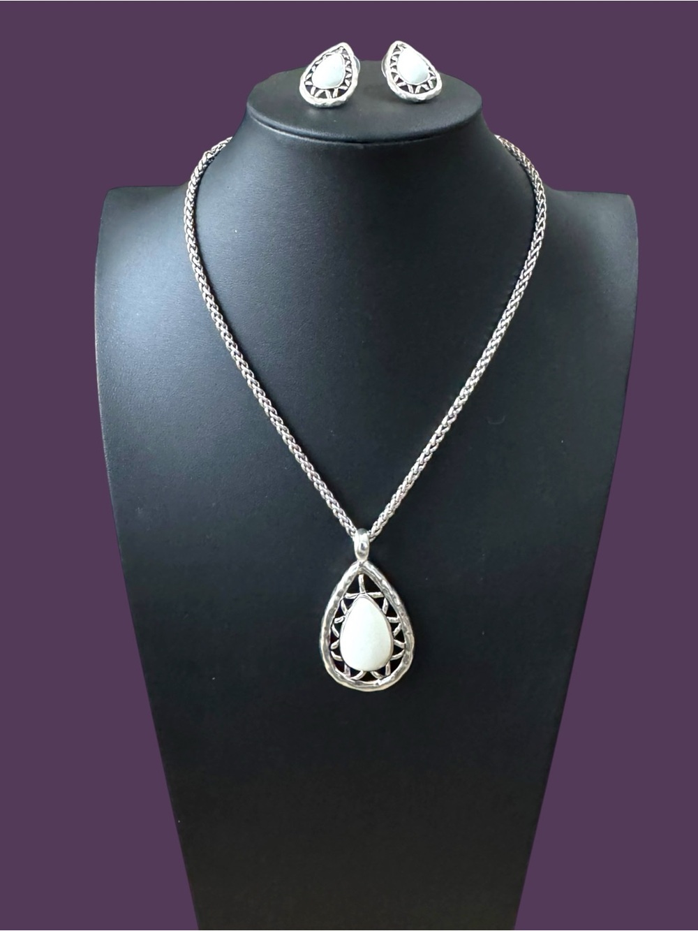 Silver Tone White Teardrop Pendant Necklace & Matching Earrings Set – New - Picture 2 of 6